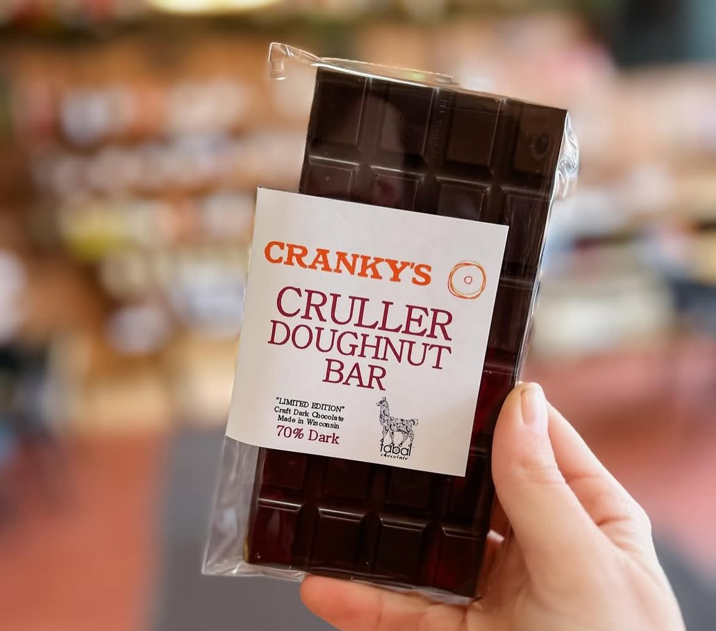 CRULLER DOUGHNUT BAR 70%